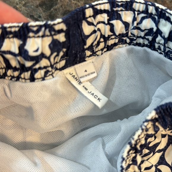 Boys Sz 4 Janie & Jack Swim Trunks - Picture 3 of 4